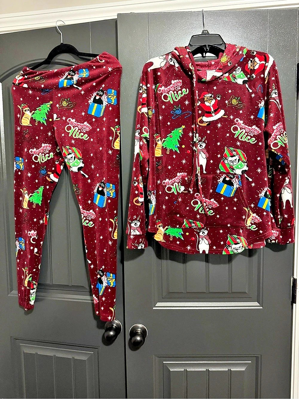 No Boundaries Christmas Cat lounge Set Red Size XL Like New